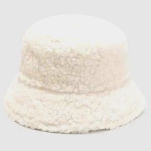 Gorgeous Winter White Wool Sherpa Style Bucket Hat Adjustable Unique